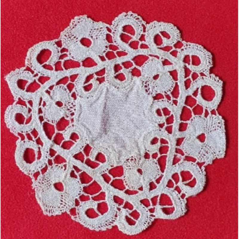 Rond handgemaakt kanten kleedje